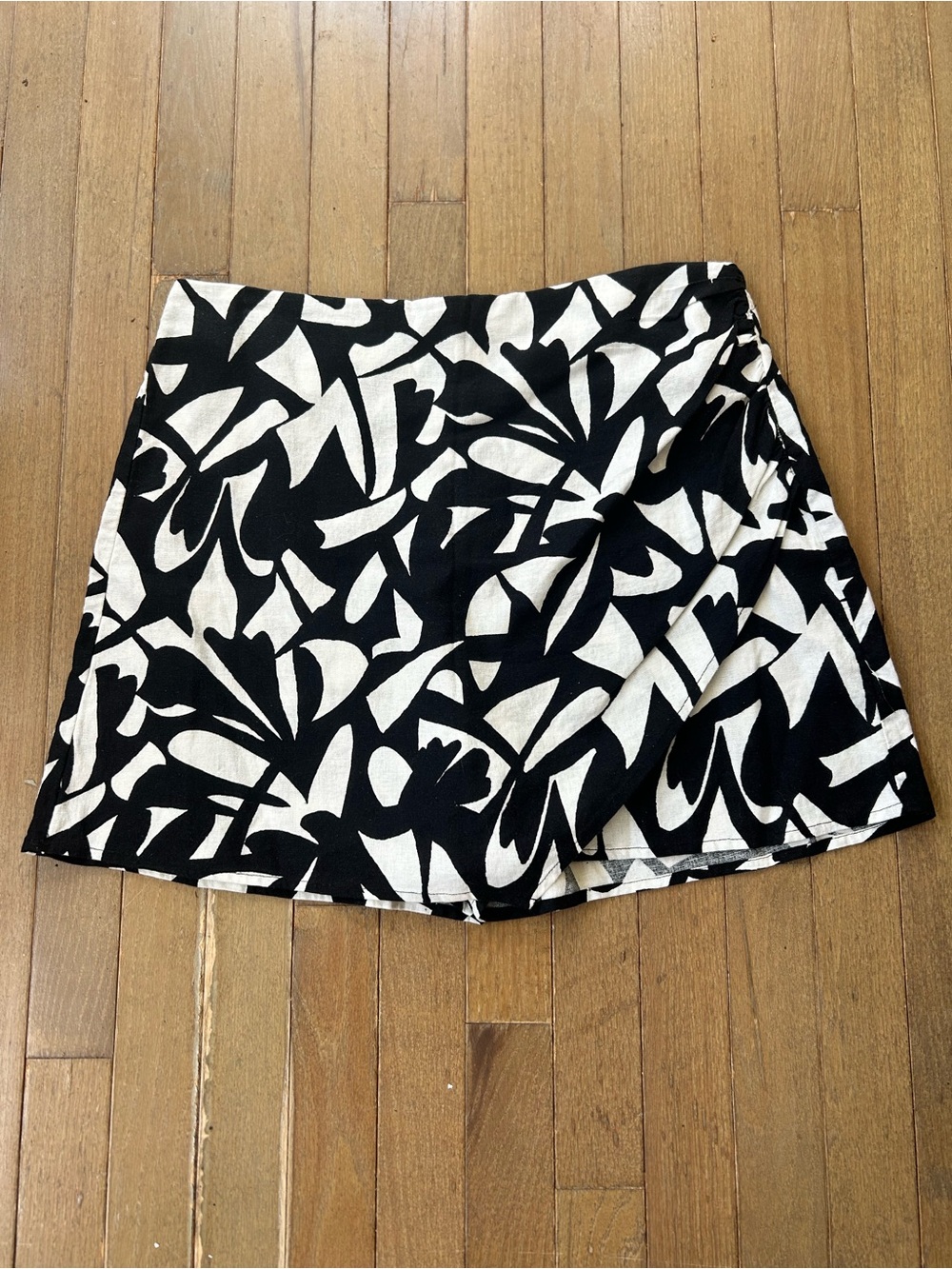 Black & White Floral Print A-Line Skort